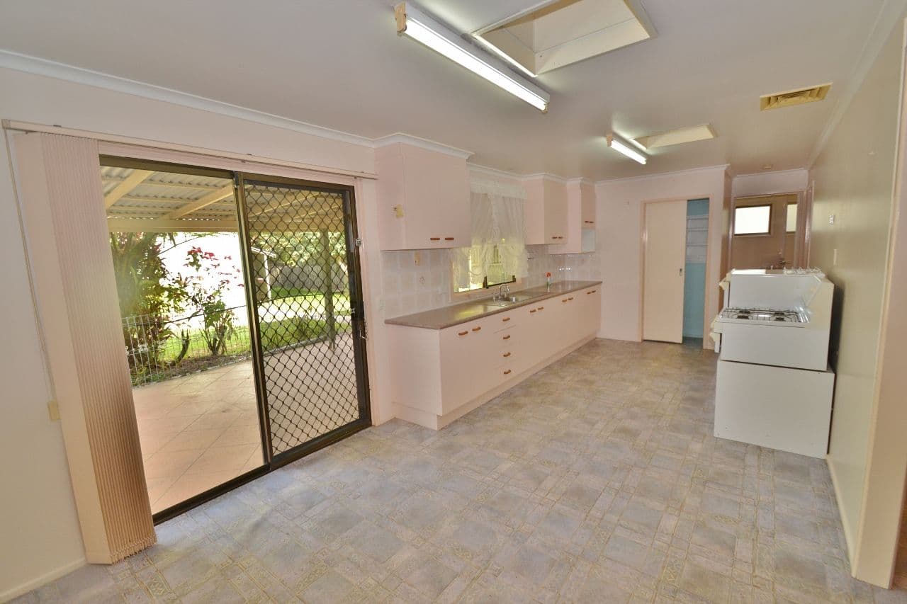 9 Coochin Hills Drive, Beerwah QLD 4519, Beerwah - Thumbnail 3