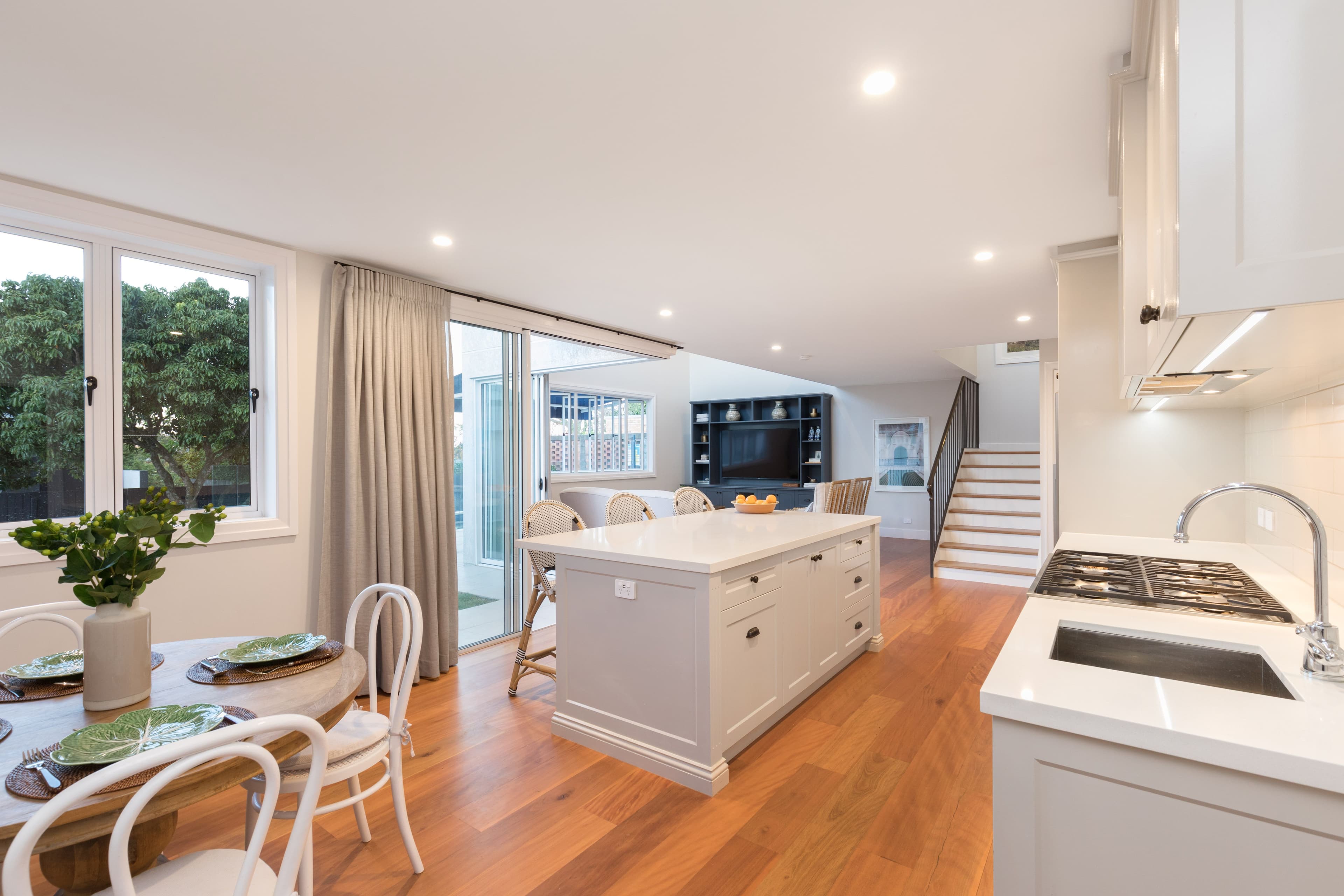 102 Newman Avenue, Camp Hill QLD 4152, Camp Hill - Thumbnail 2