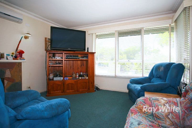 6 Sandra Avenue, NOBLE PARK VIC 3174, Noble Park - Thumbnail 4