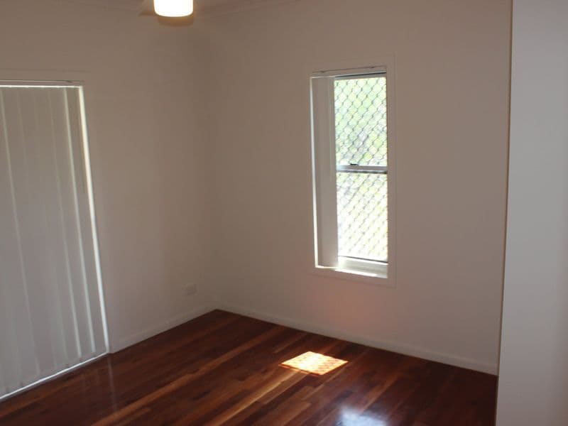 6 Shand Street, Mount Perry QLD 4671, Mount Perry - Thumbnail 5