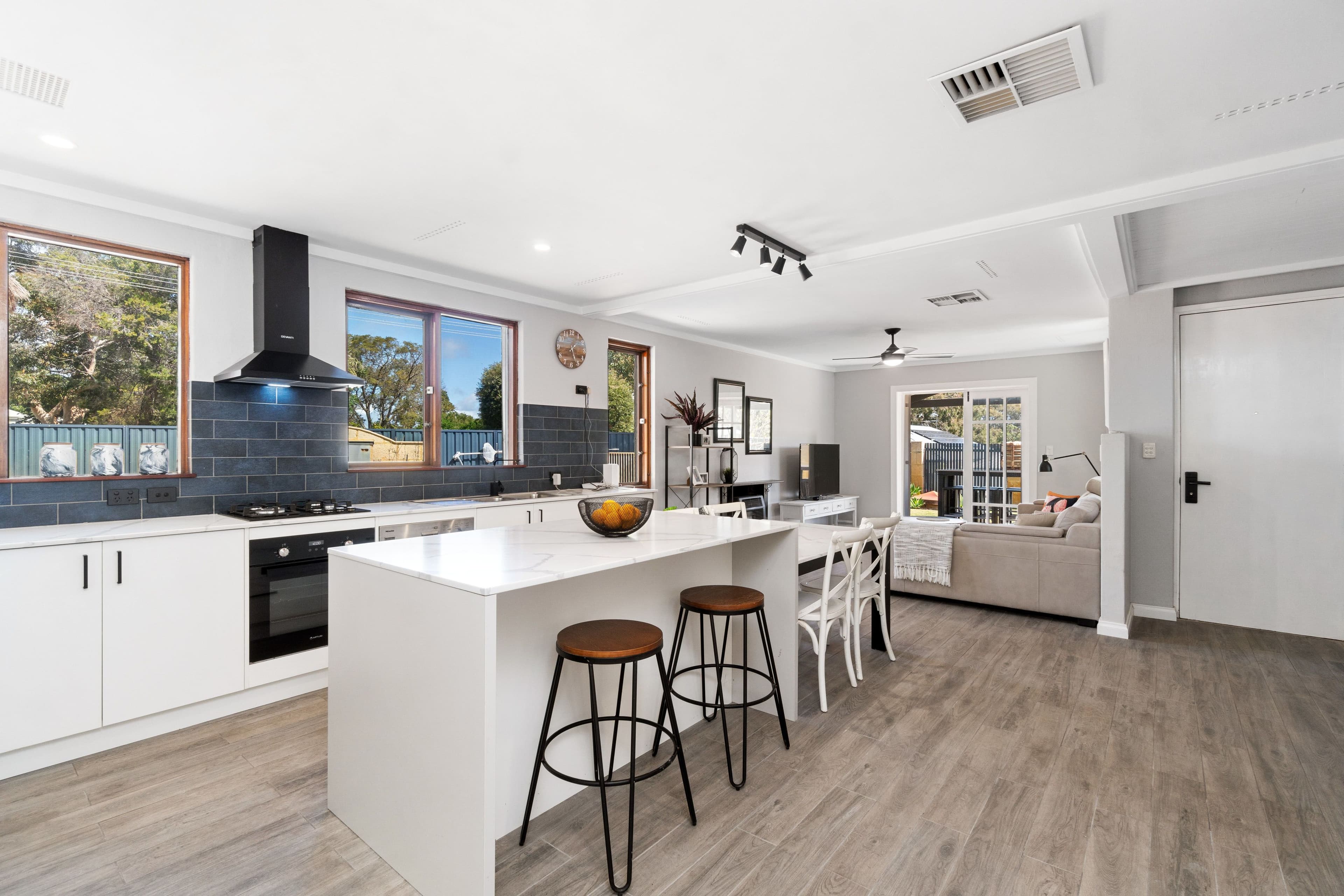 11 Clarkside Court, Wanneroo WA 6065, Wanneroo - Thumbnail 4