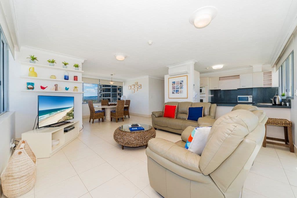 32 'Berkeley On The Beach' 25 Northcliffe Terrace, Surfers Paradise QLD 4217, Surfers Paradise - Thumbnail 3