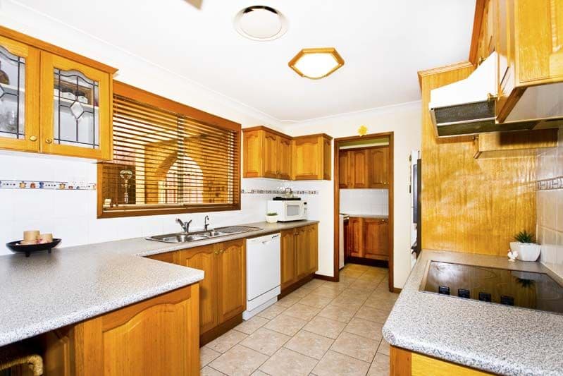 3 Wallaby Close, BOSSLEY PARK NSW 2176, Bossley Park - Thumbnail 3