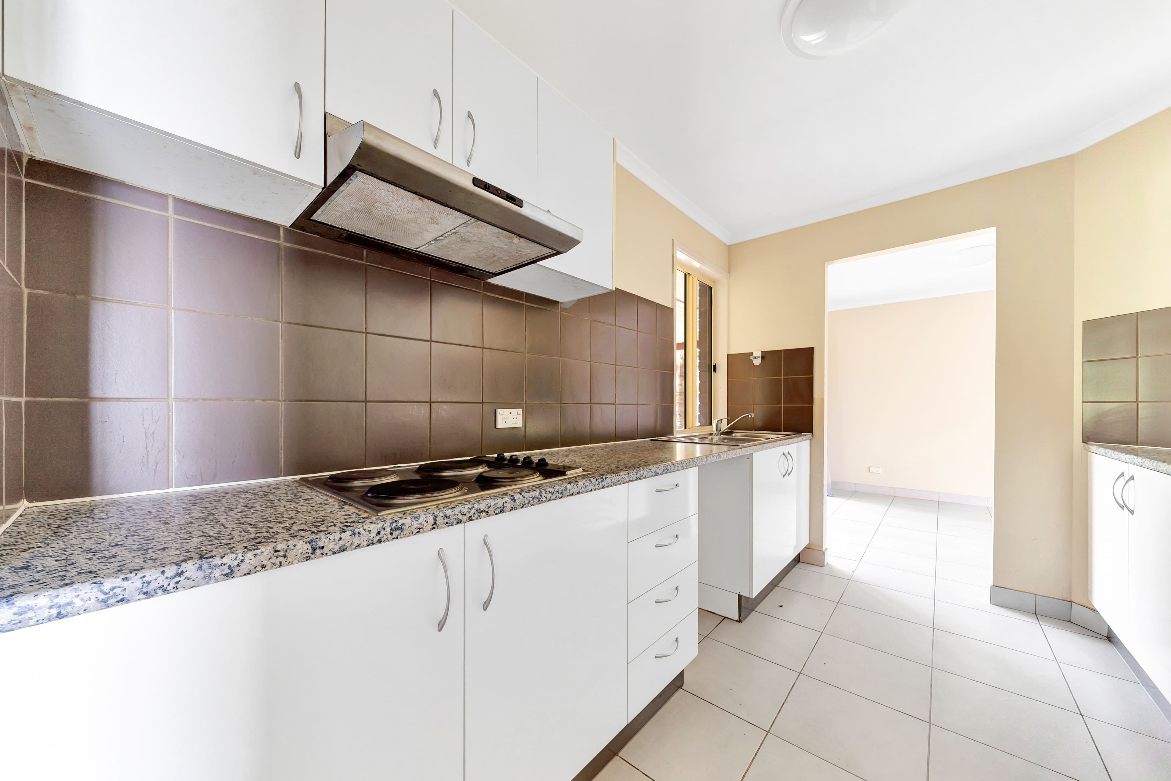 4 Bou Court, Edens Landing QLD 4207, Edens Landing - Thumbnail 3