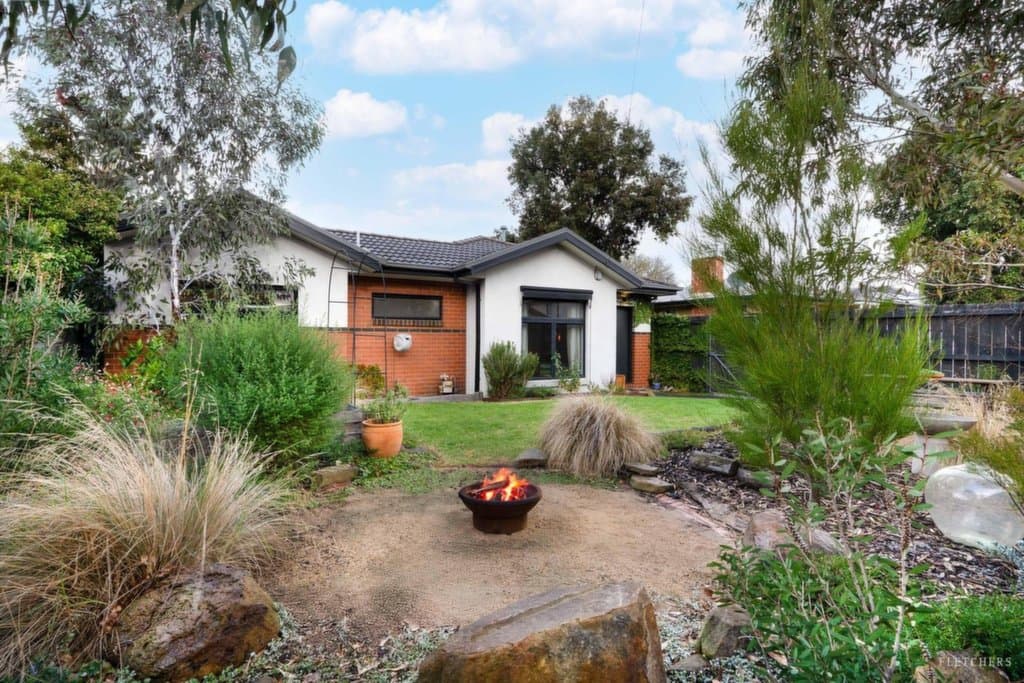 1/112 Royal Parade, Reservoir - Image 1