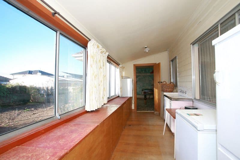 7 Bedwell Avenue, DANDENONG VIC 3175, Dandenong - Thumbnail 5