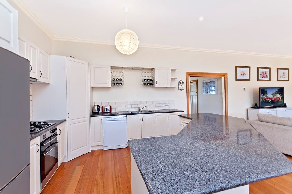 80 Kelp Street, Warrnambool VIC 3280, Warrnambool - Thumbnail 3
