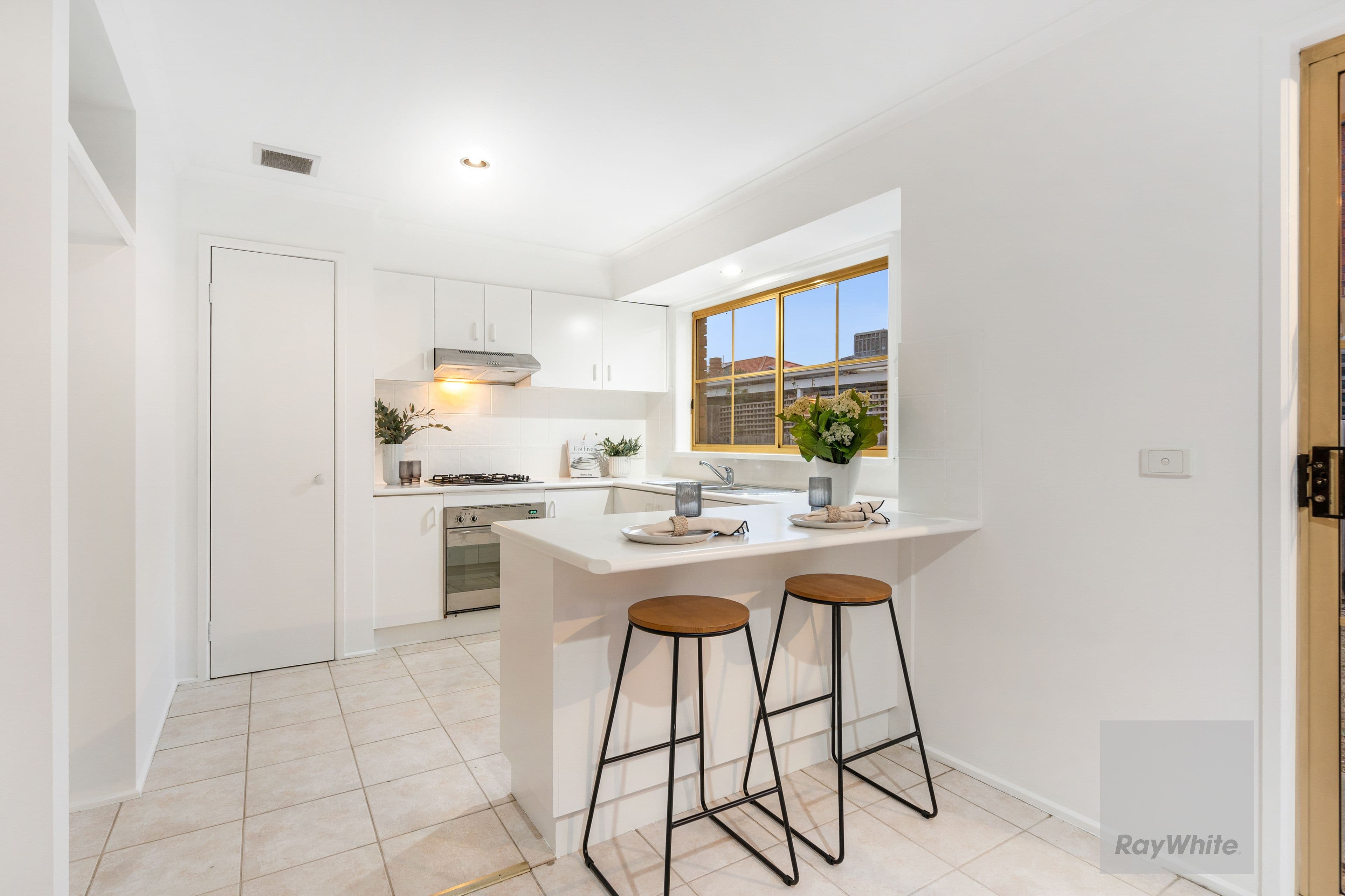 6 Cynthia Court, Hillside VIC 3037, Hillside - Thumbnail 2