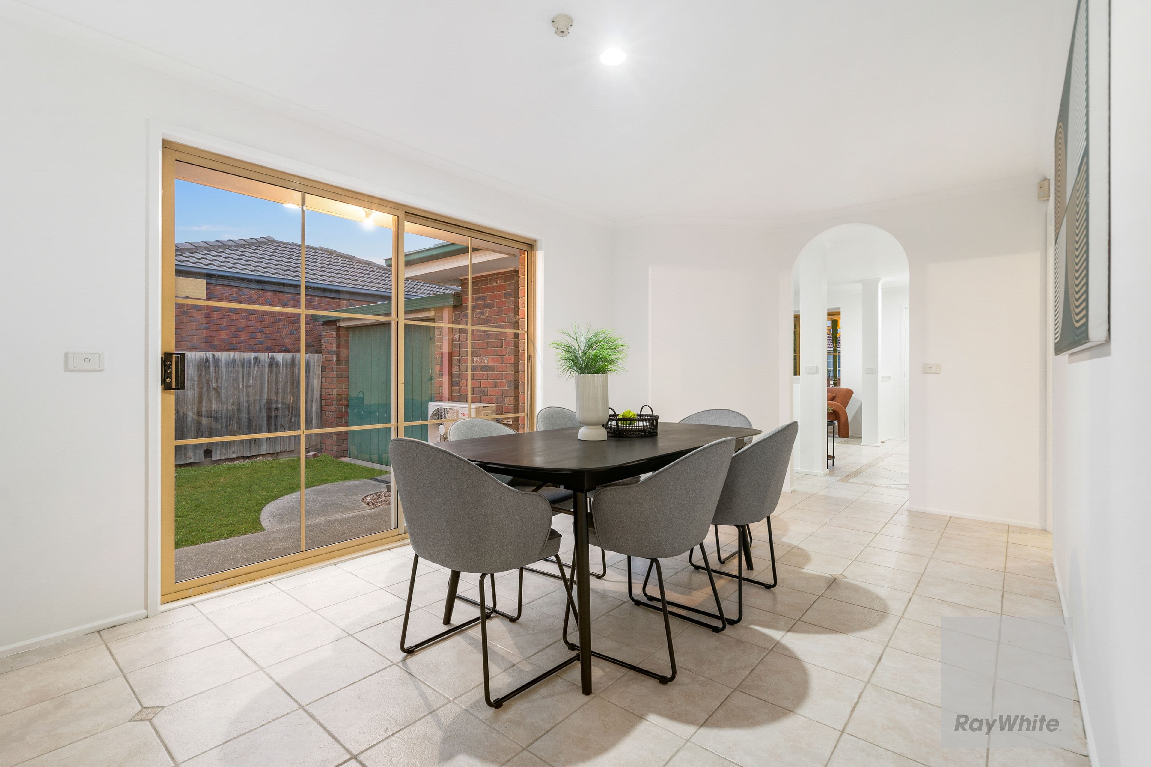 6 Cynthia Court, Hillside VIC 3037, Hillside - Thumbnail 4