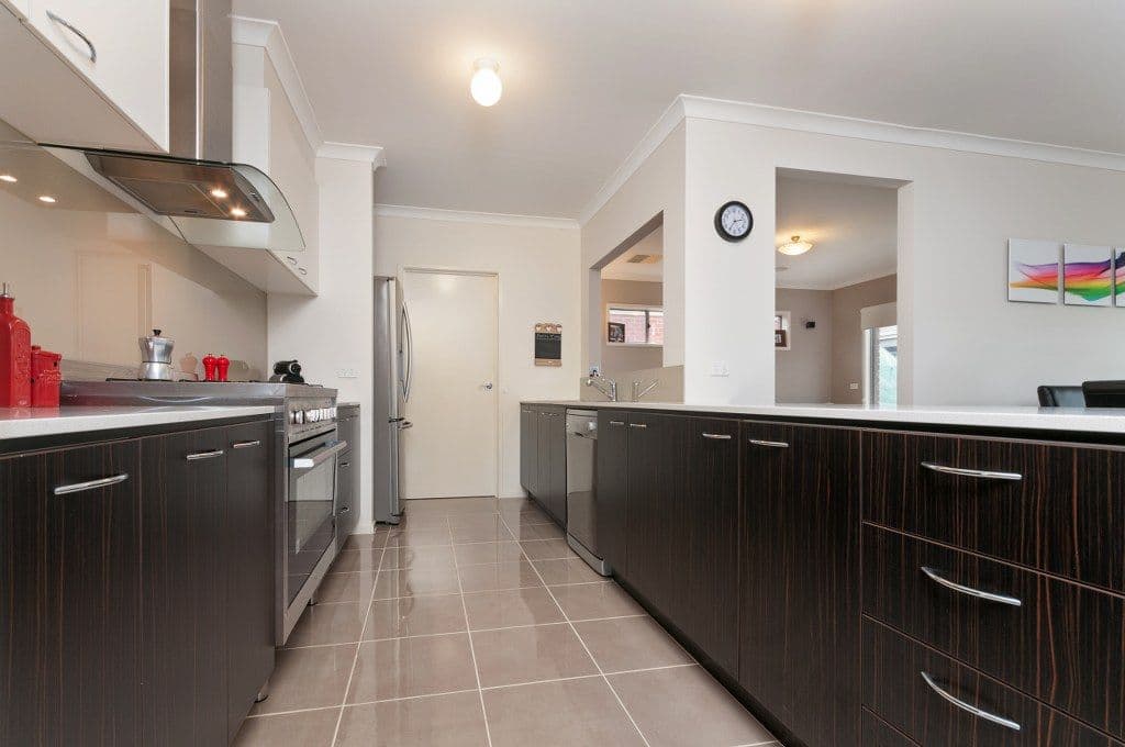 11 Eminence Way, CRAIGIEBURN VIC 3064, Craigieburn - Thumbnail 2