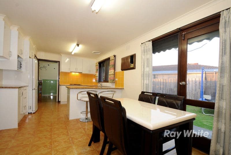 11 Melanie Close, KEYSBOROUGH VIC 3173, Keysborough - Thumbnail 2