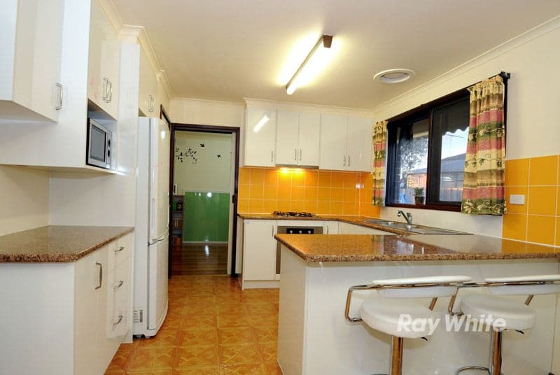 11 Melanie Close, KEYSBOROUGH VIC 3173, Keysborough - Thumbnail 3