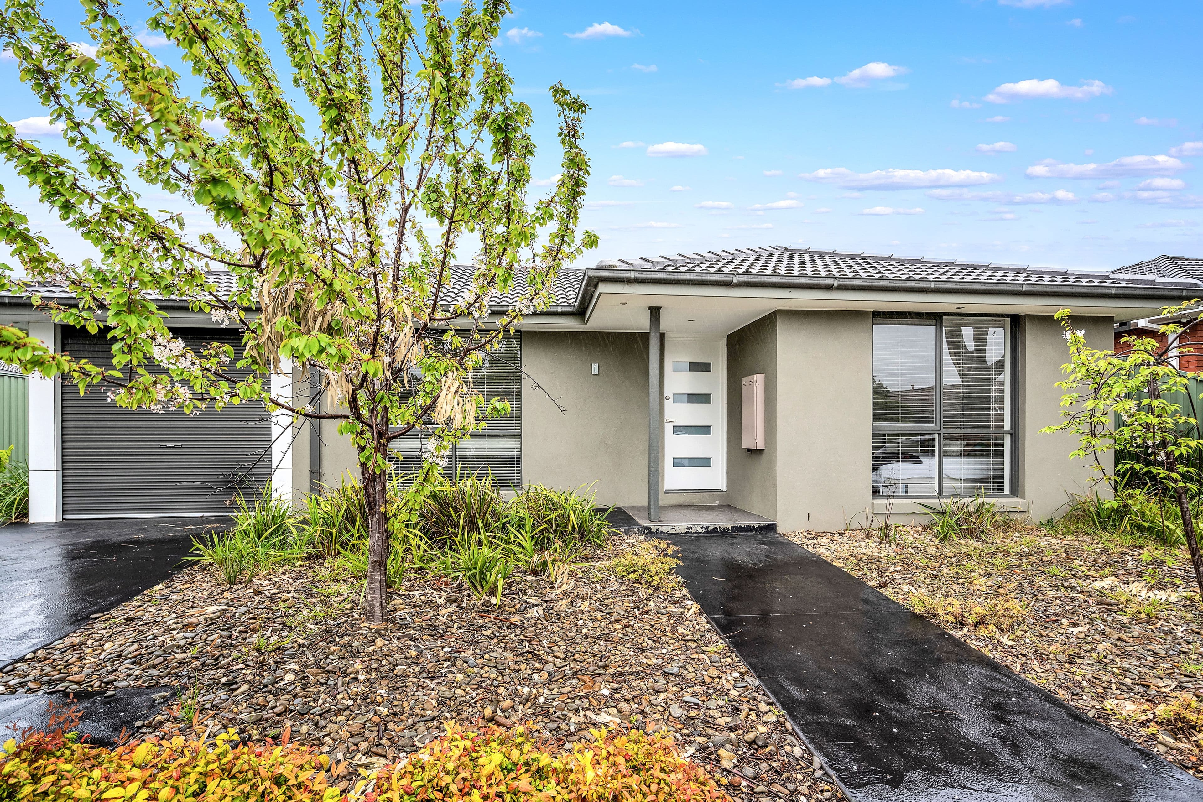 23 Amesbury Avenue, Craigieburn VIC 3064, Craigieburn - Image 1