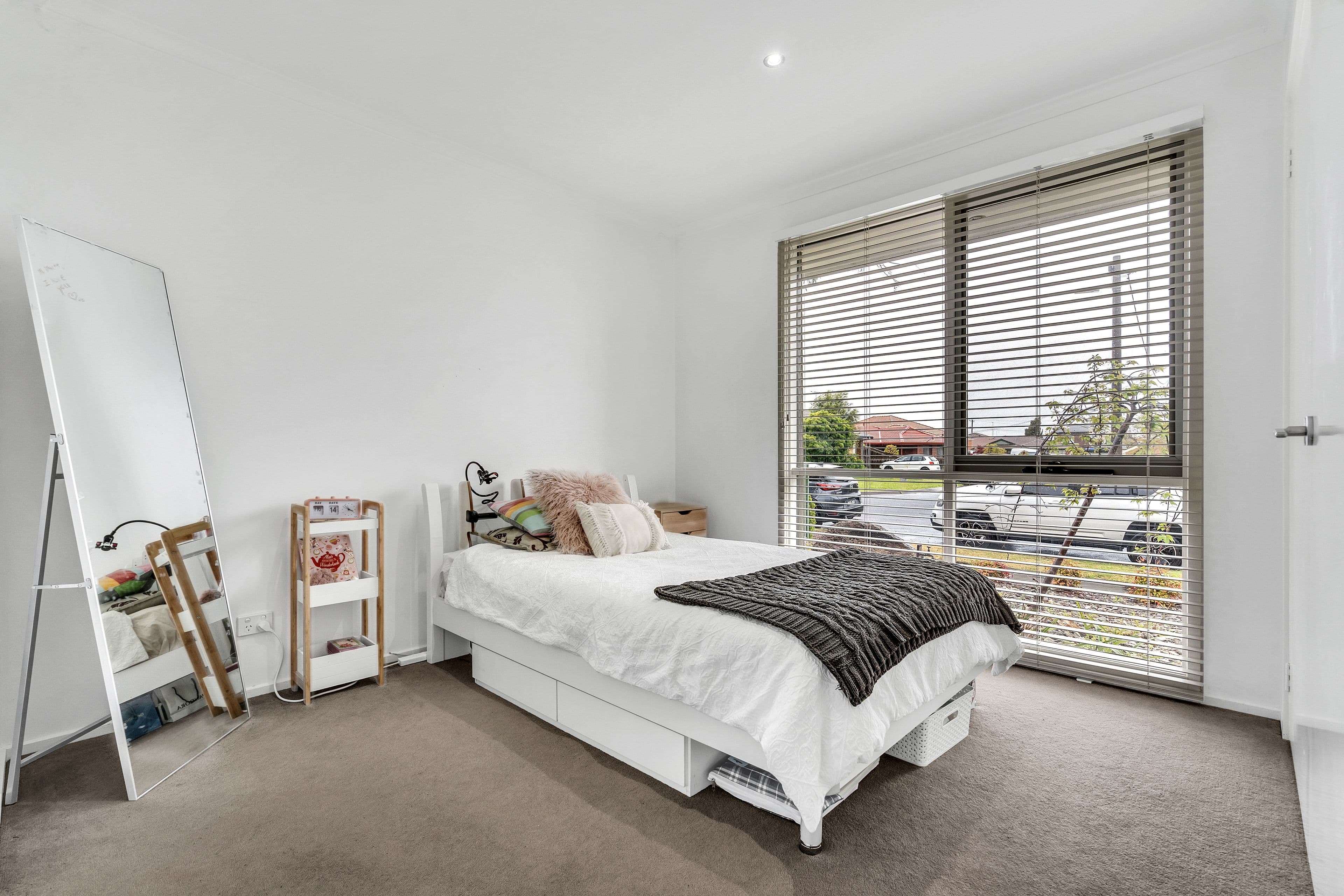 23 Amesbury Avenue, Craigieburn VIC 3064, Craigieburn - Thumbnail 8