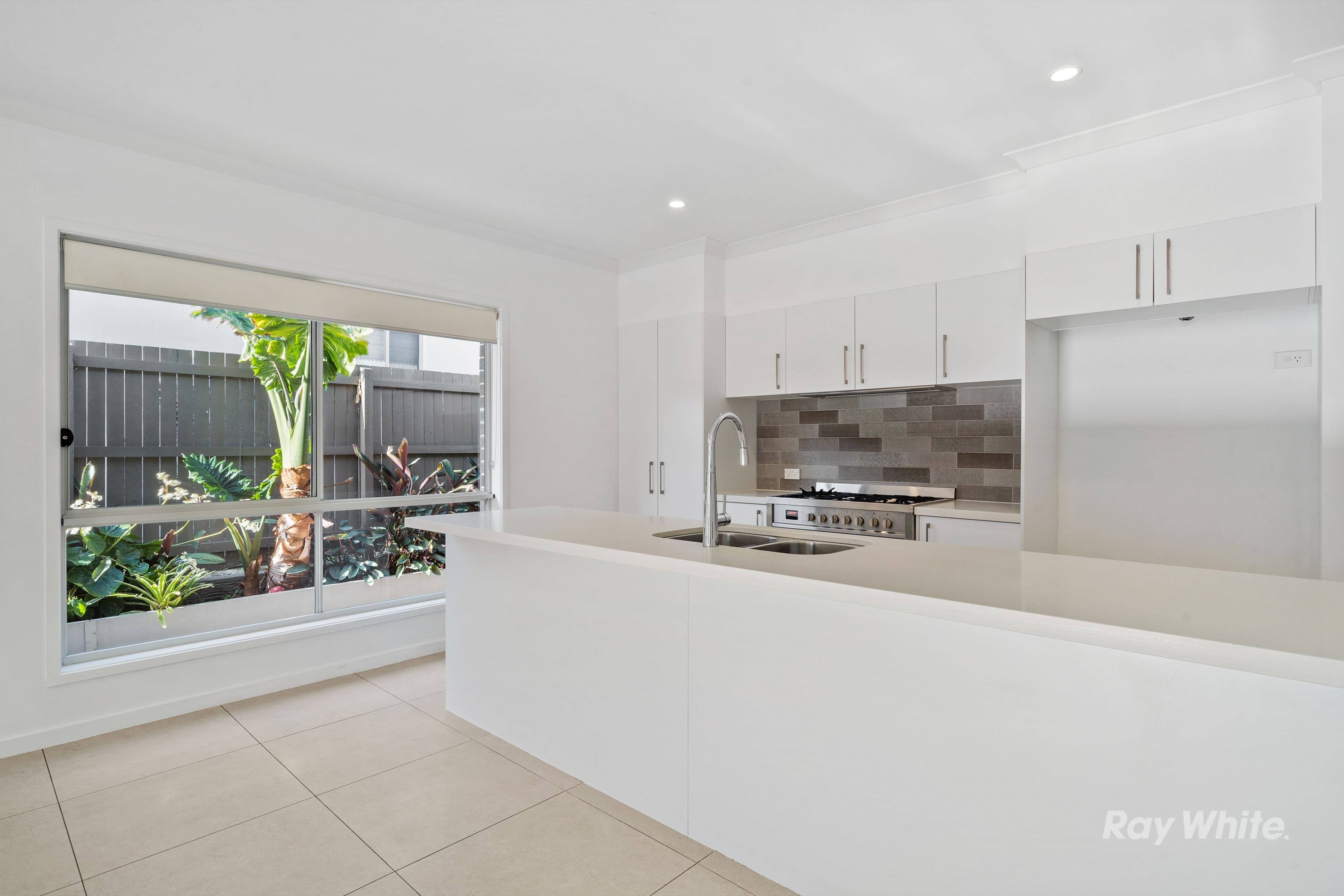 5 Vine Way, Greenbank QLD 4124, Greenbank - Thumbnail 5