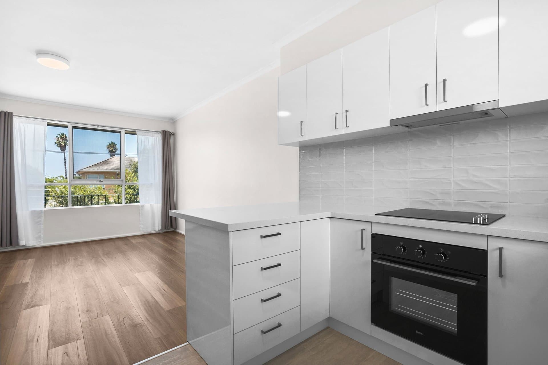 4/87 Como Parade East (enter via Seventh St), Parkdale, VIC, 3195, Parkdale - Thumbnail 3