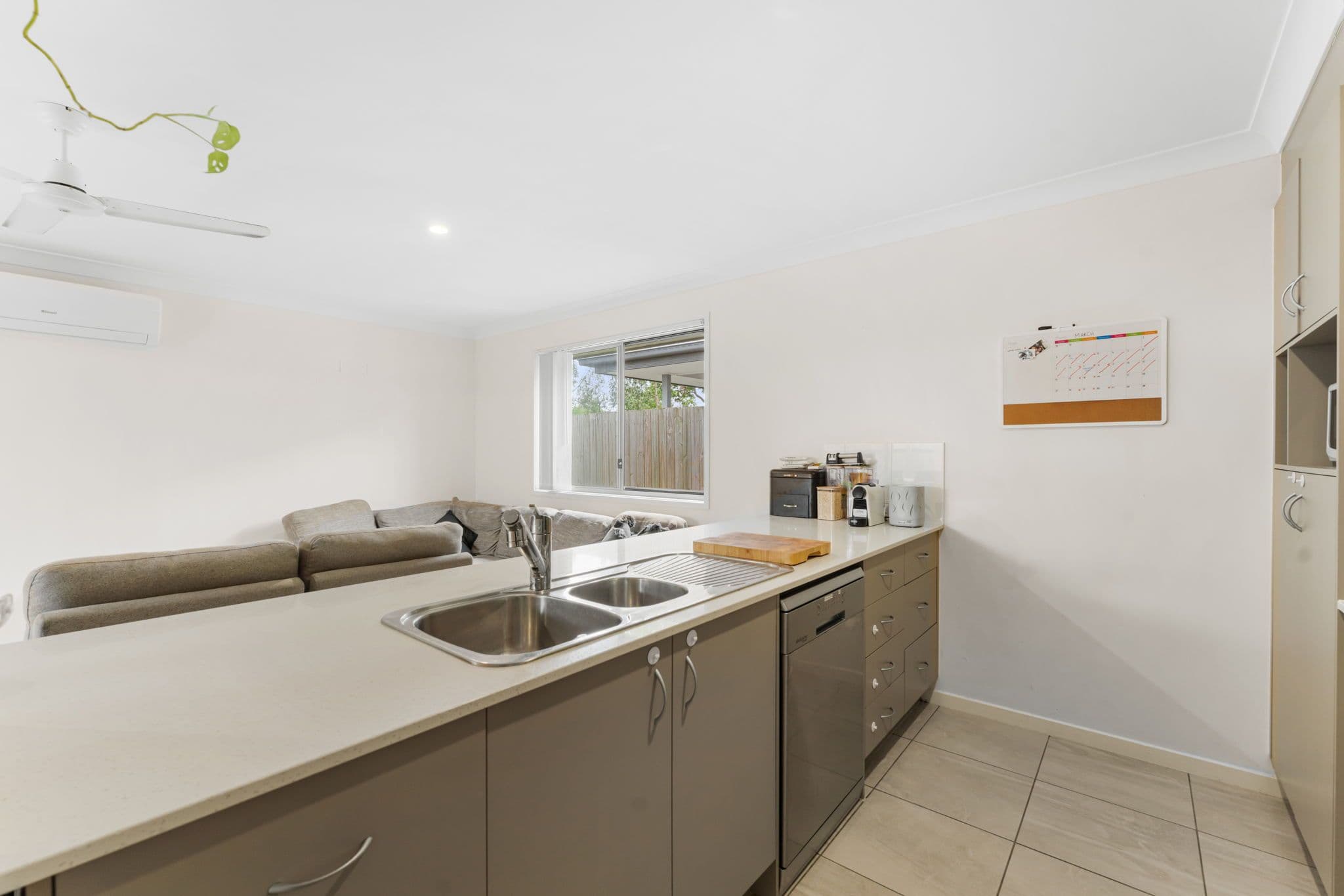 16 Kourounis Street, Logan Reserve QLD 4133, Logan Reserve - Thumbnail 6