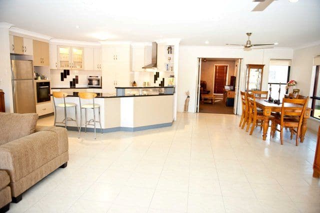 7 Helga Court, GLENELLA QLD 4740, Glenella - Thumbnail 3