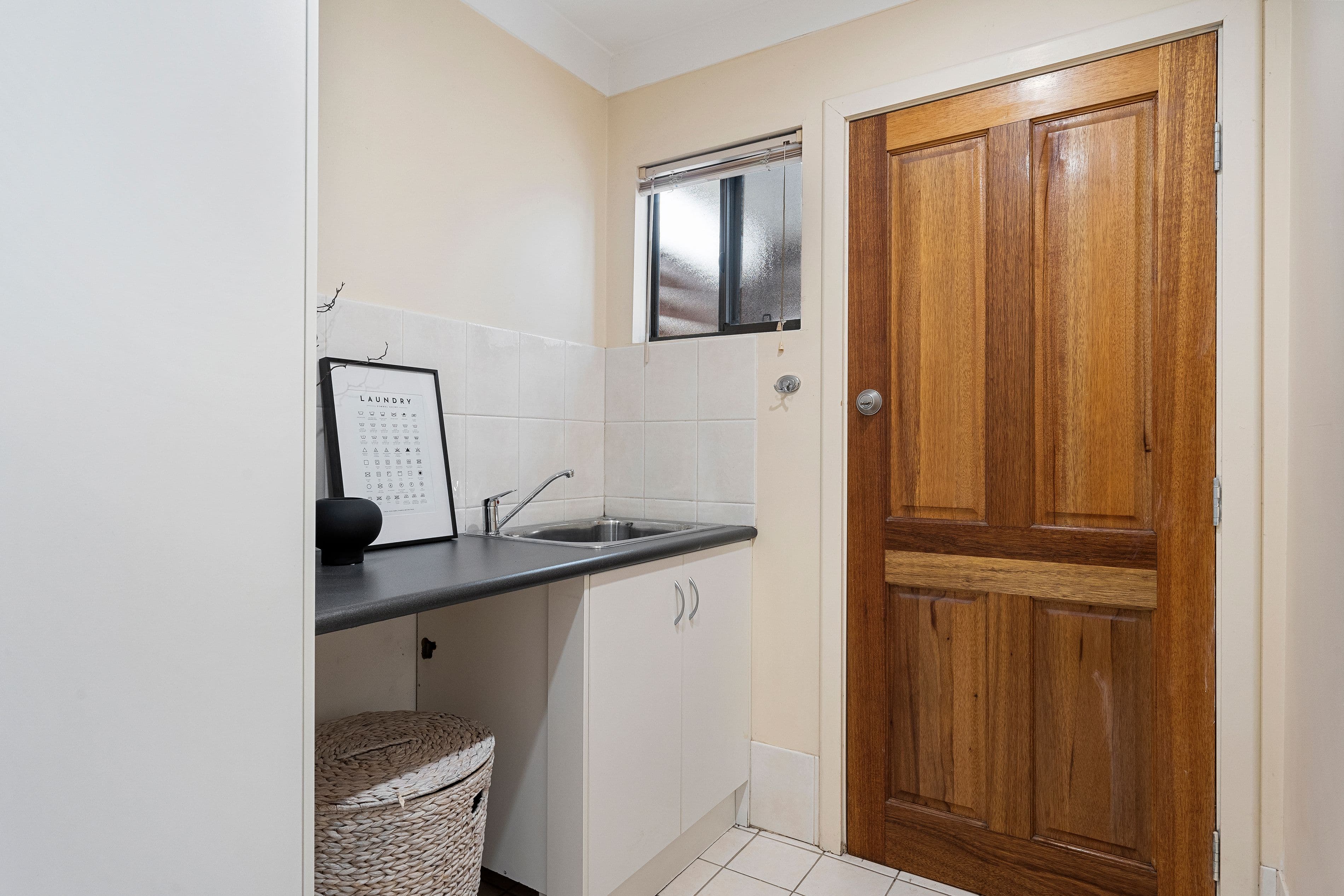 10 Clearview Crescent, Clearview SA 5085, Clearview - Thumbnail 3