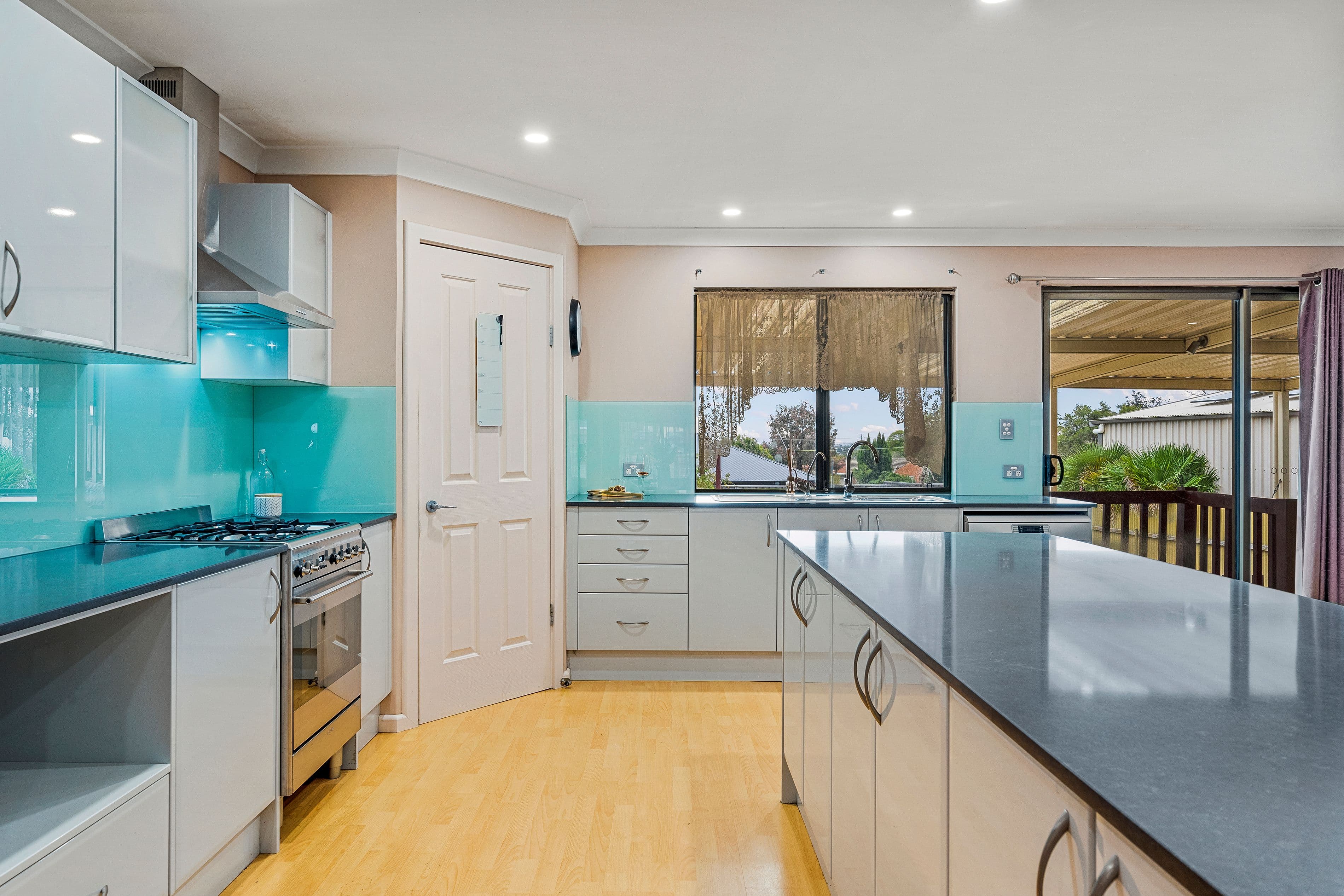 10 Clearview Crescent, Clearview SA 5085, Clearview - Thumbnail 5