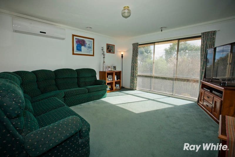 98 Leigh Drive, PAKENHAM VIC 3810, Pakenham - Thumbnail 3