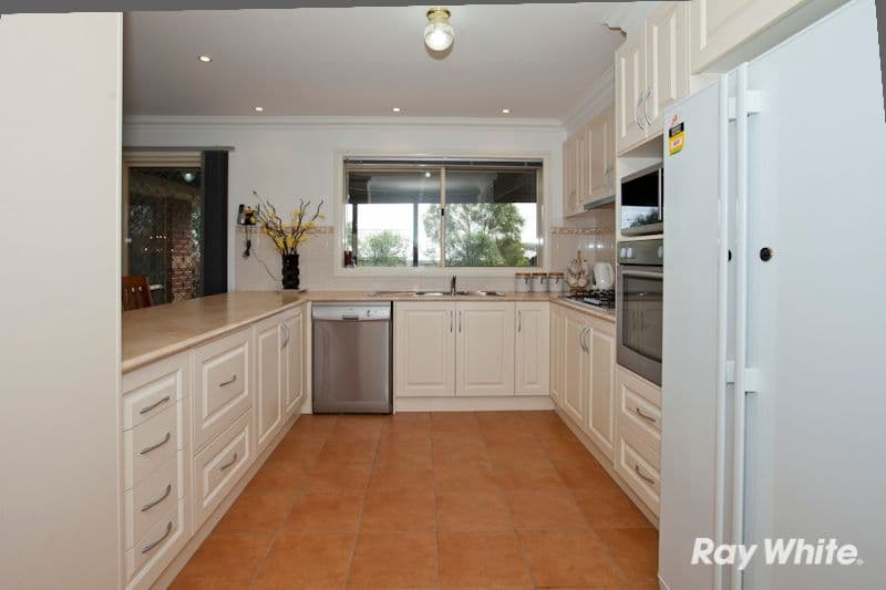 98 Leigh Drive, PAKENHAM VIC 3810, Pakenham - Thumbnail 7