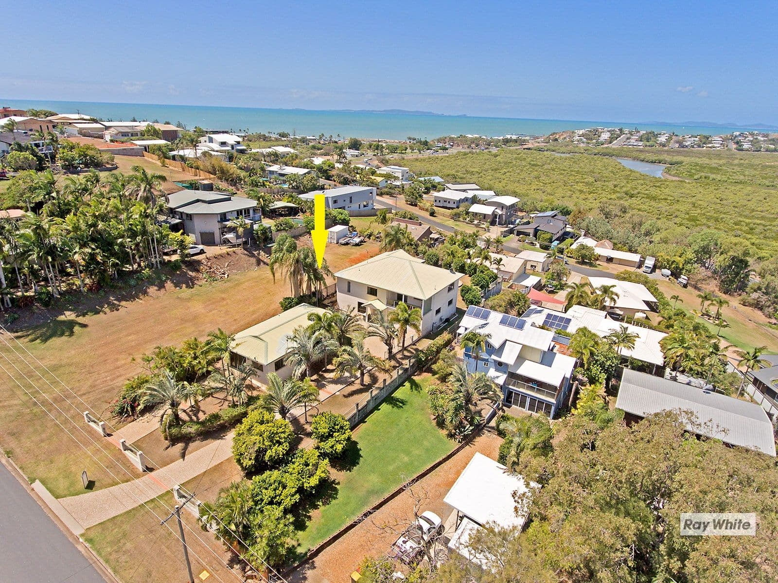 33 Shaw Avenue, Yeppoon QLD 4703, Yeppoon - Thumbnail 2