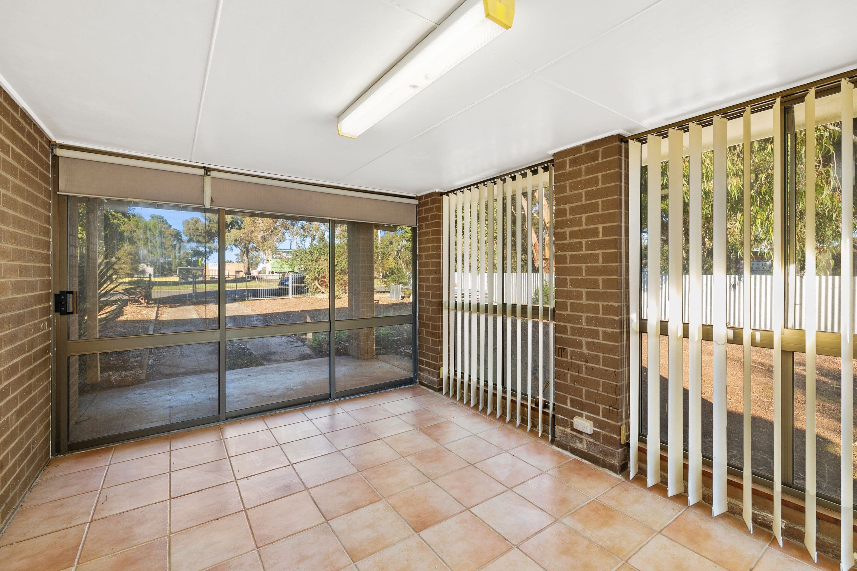37 Clydevale Avenue, Clyde North VIC 3978, Clyde North - Thumbnail 7