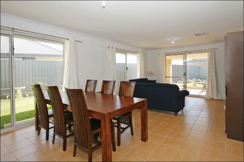 4 Yellowwood Avenue, PIARA WATERS WA 6112, Piara Waters - Thumbnail 6