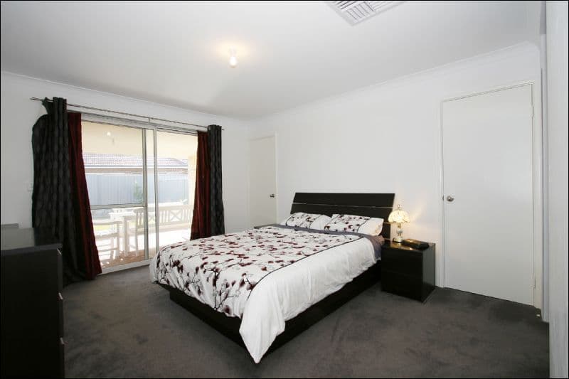 4 Yellowwood Avenue, PIARA WATERS WA 6112, Piara Waters - Thumbnail 8