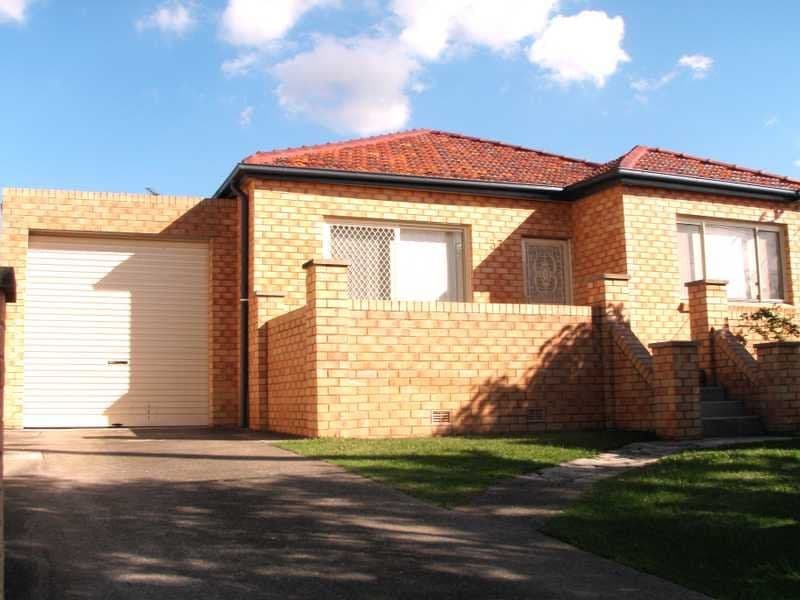 33 Lawford Street, GREENACRE NSW 2190, Greenacre - Image 1