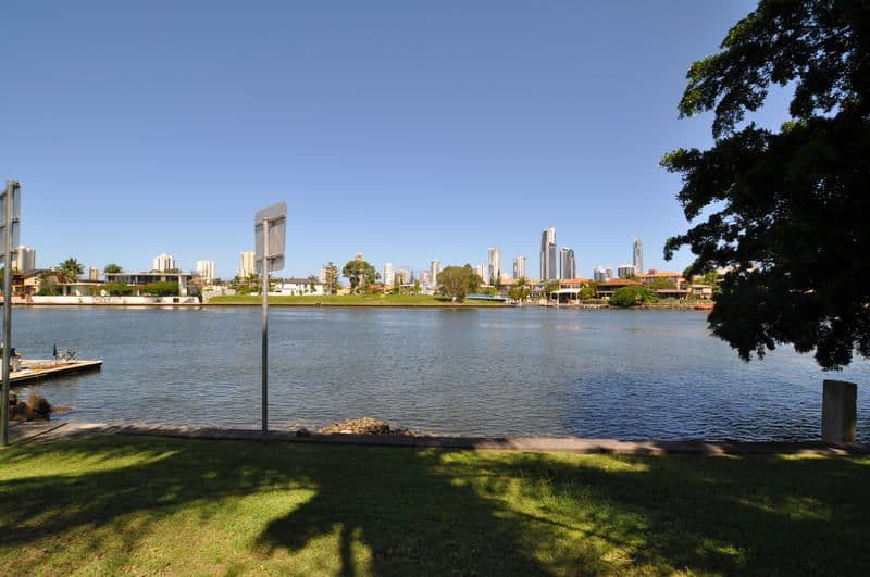 15 Wells Street, SOUTHPORT QLD 4215, Southport - Thumbnail 4