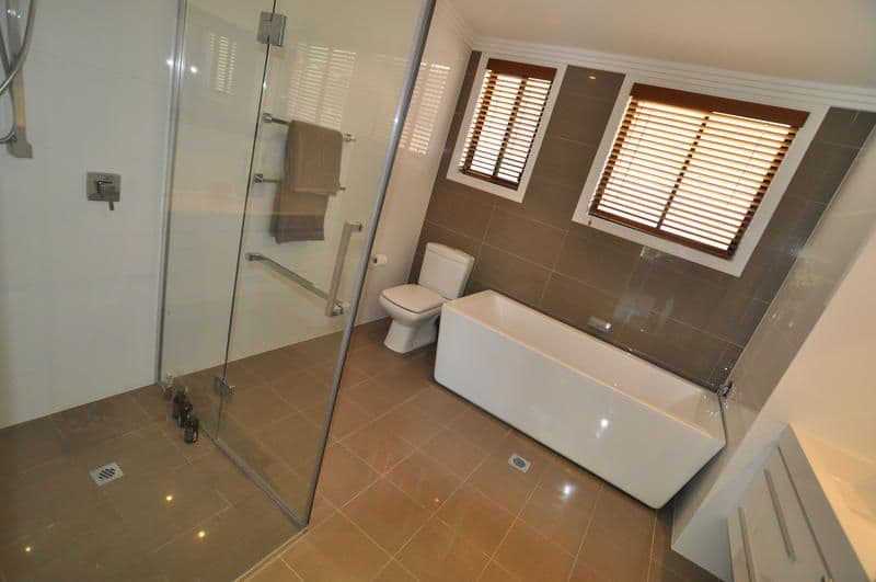 15 Wells Street, SOUTHPORT QLD 4215, Southport - Thumbnail 5