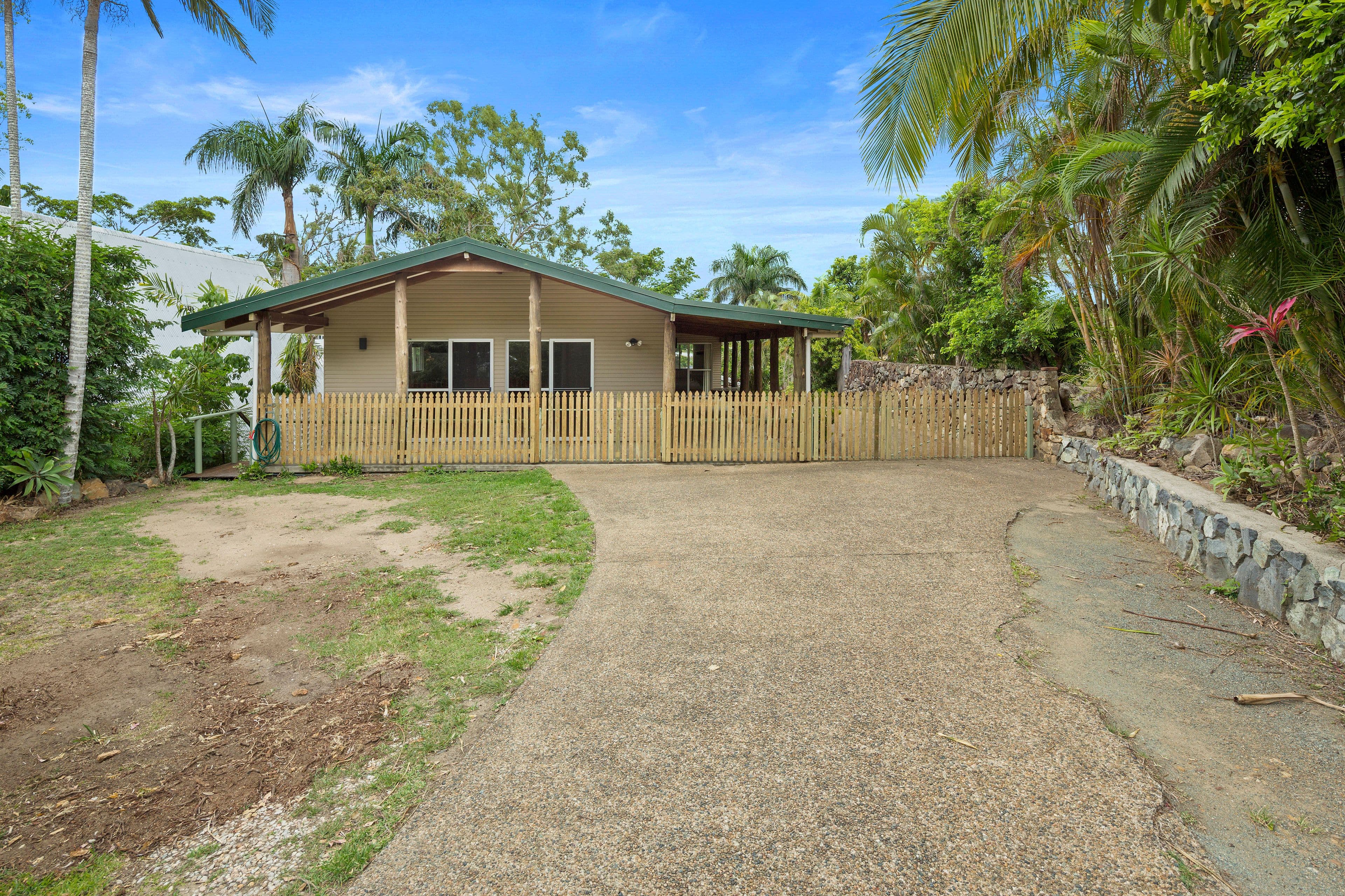 4 Iluka Street, Cannonvale QLD 4802, Cannonvale - Image 1