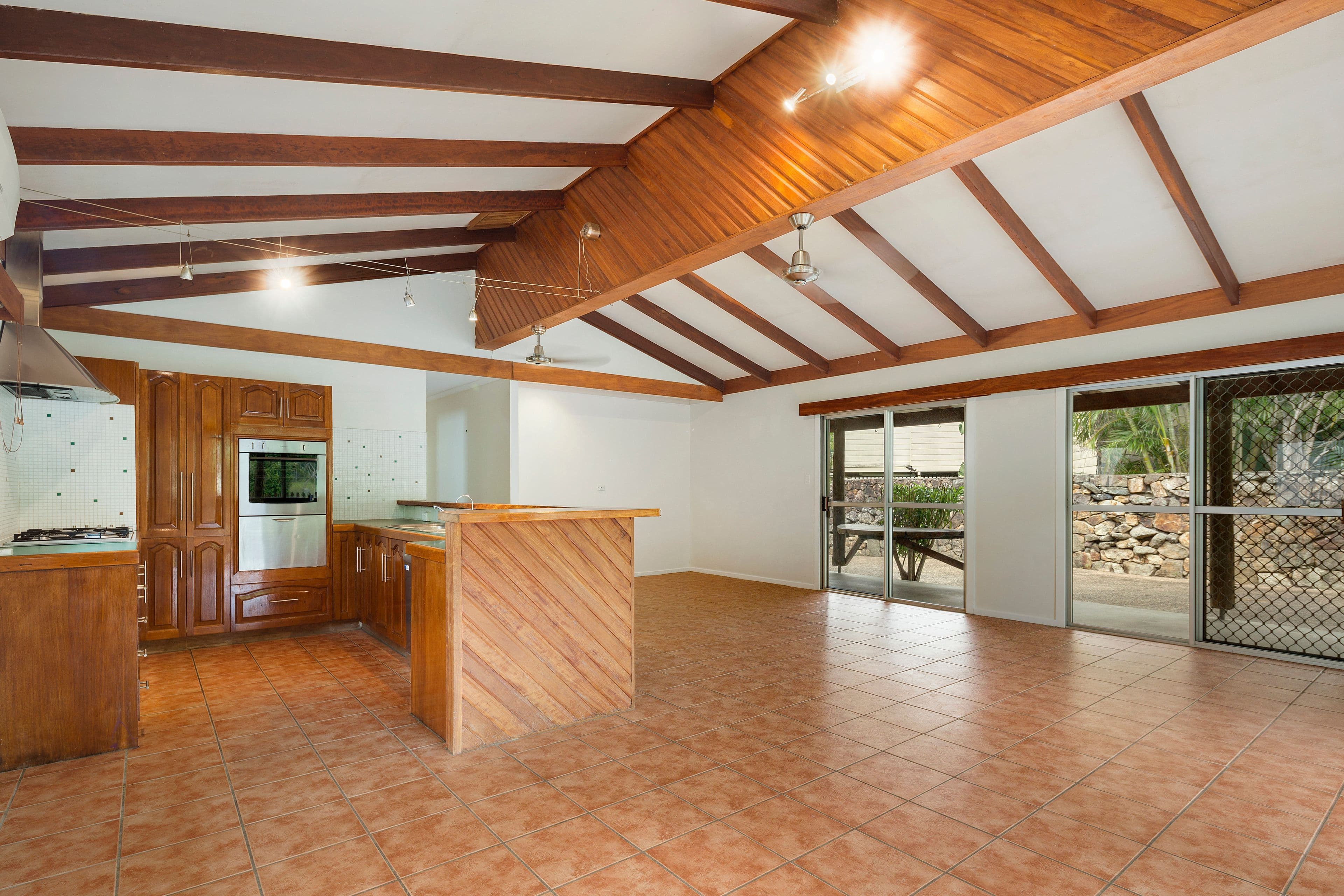 4 Iluka Street, Cannonvale QLD 4802, Cannonvale - Thumbnail 6