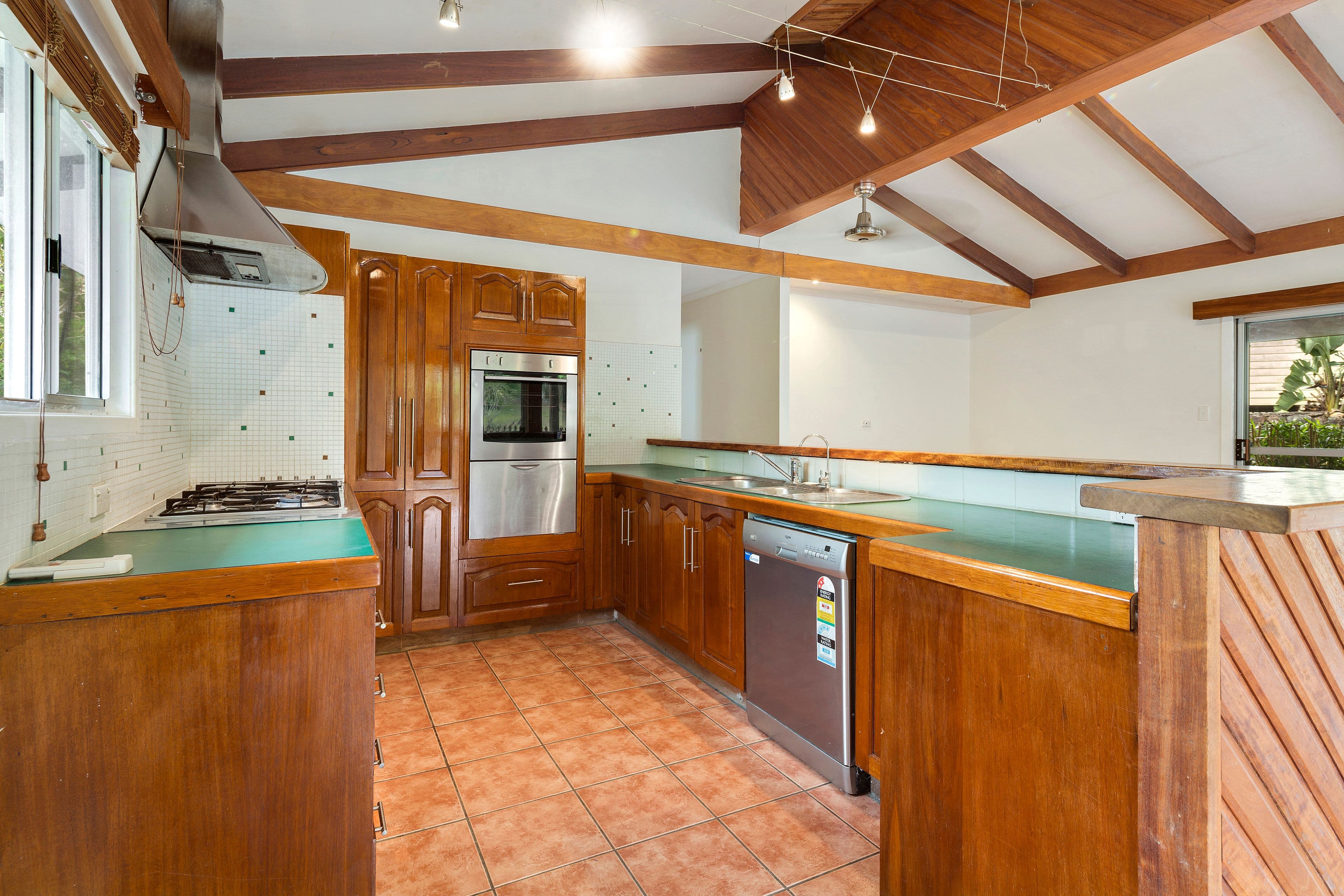 4 Iluka Street, Cannonvale QLD 4802, Cannonvale - Thumbnail 7
