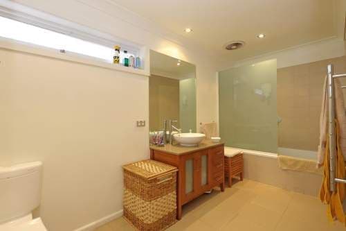 8 Woods Avenue, MORDIALLOC VIC 3195, Mordialloc - Thumbnail 2
