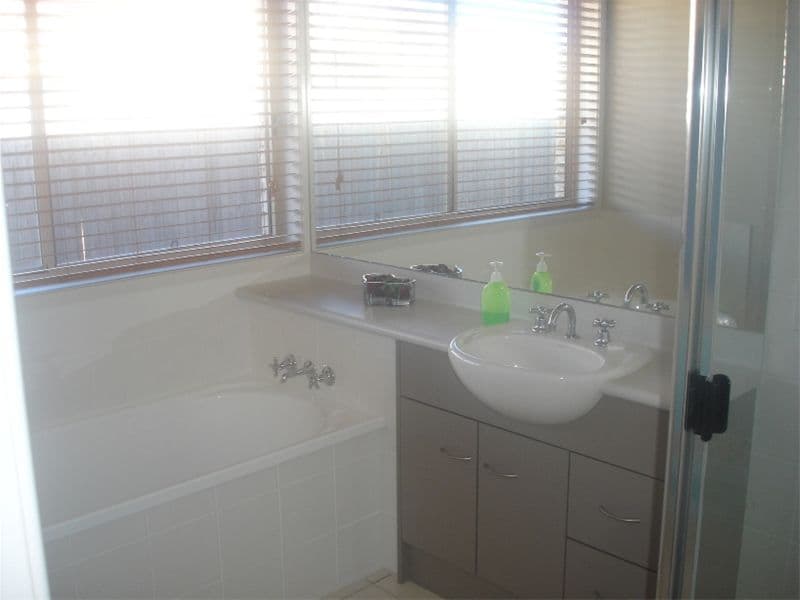 9 Ashbourne Avenue, GOODNA QLD 4300, Goodna - Thumbnail 8