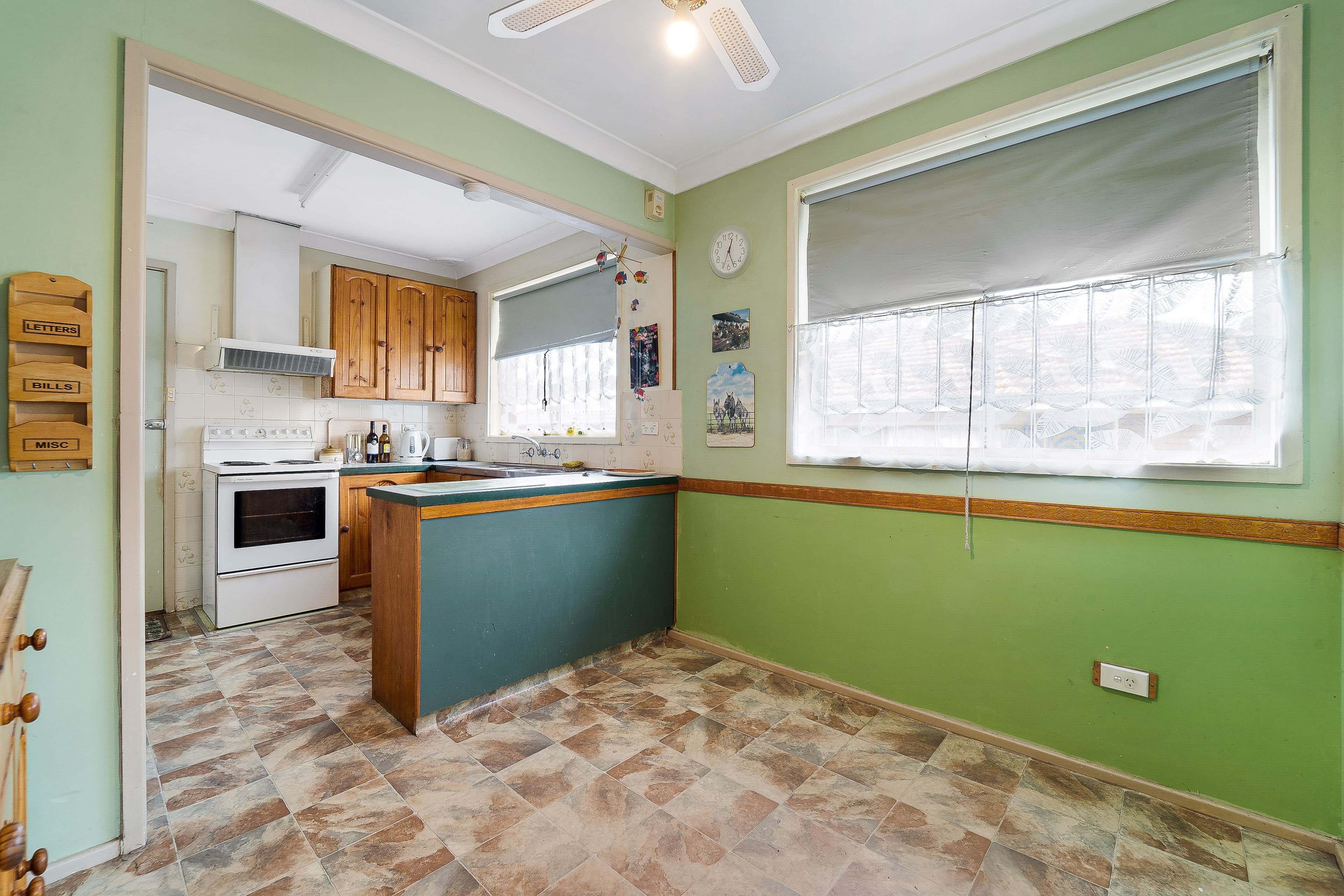 8 Owen Road, Georges Hall NSW 2198, Georges Hall - Thumbnail 4