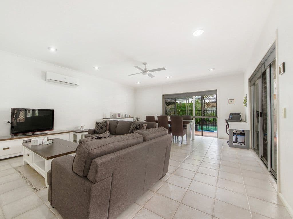 5 Ivor Court, Benowa QLD 4217, Benowa - Thumbnail 2