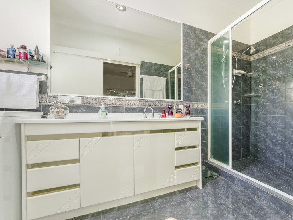 5 Ivor Court, Benowa QLD 4217, Benowa - Thumbnail 8