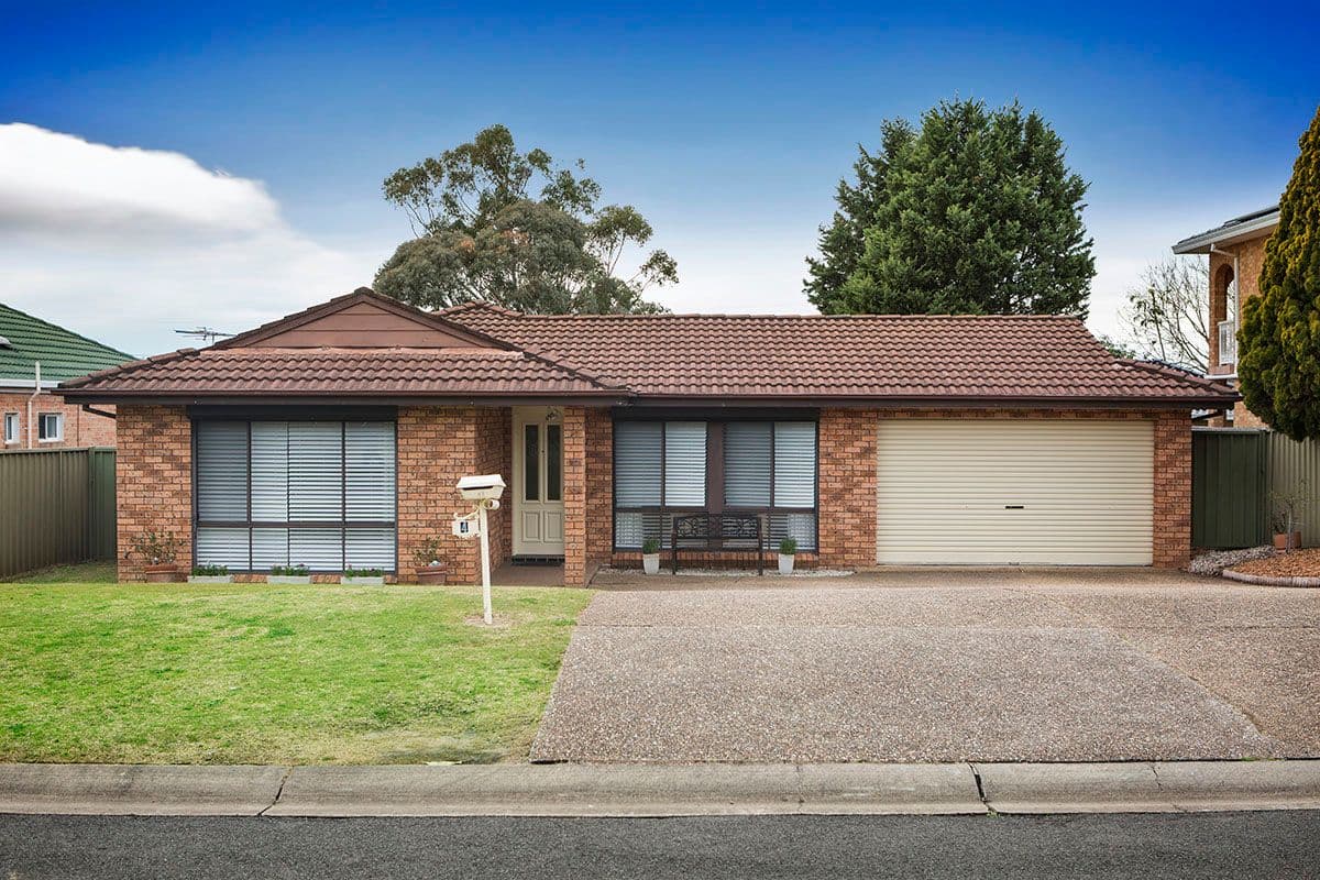 4 Corbett Place, Barden Ridge - Image 1