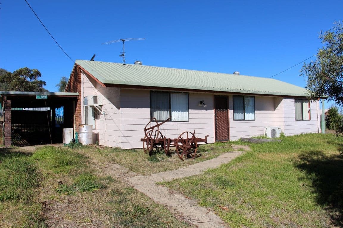 24 Leahy Drive, KINGSTHORPE QLD 4400, Kingsthorpe - Image 1
