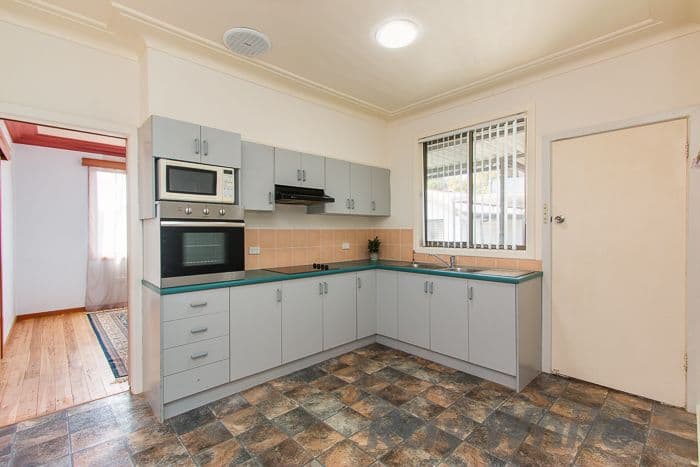 12 Sherburn Place, Charlestown - Thumbnail 5