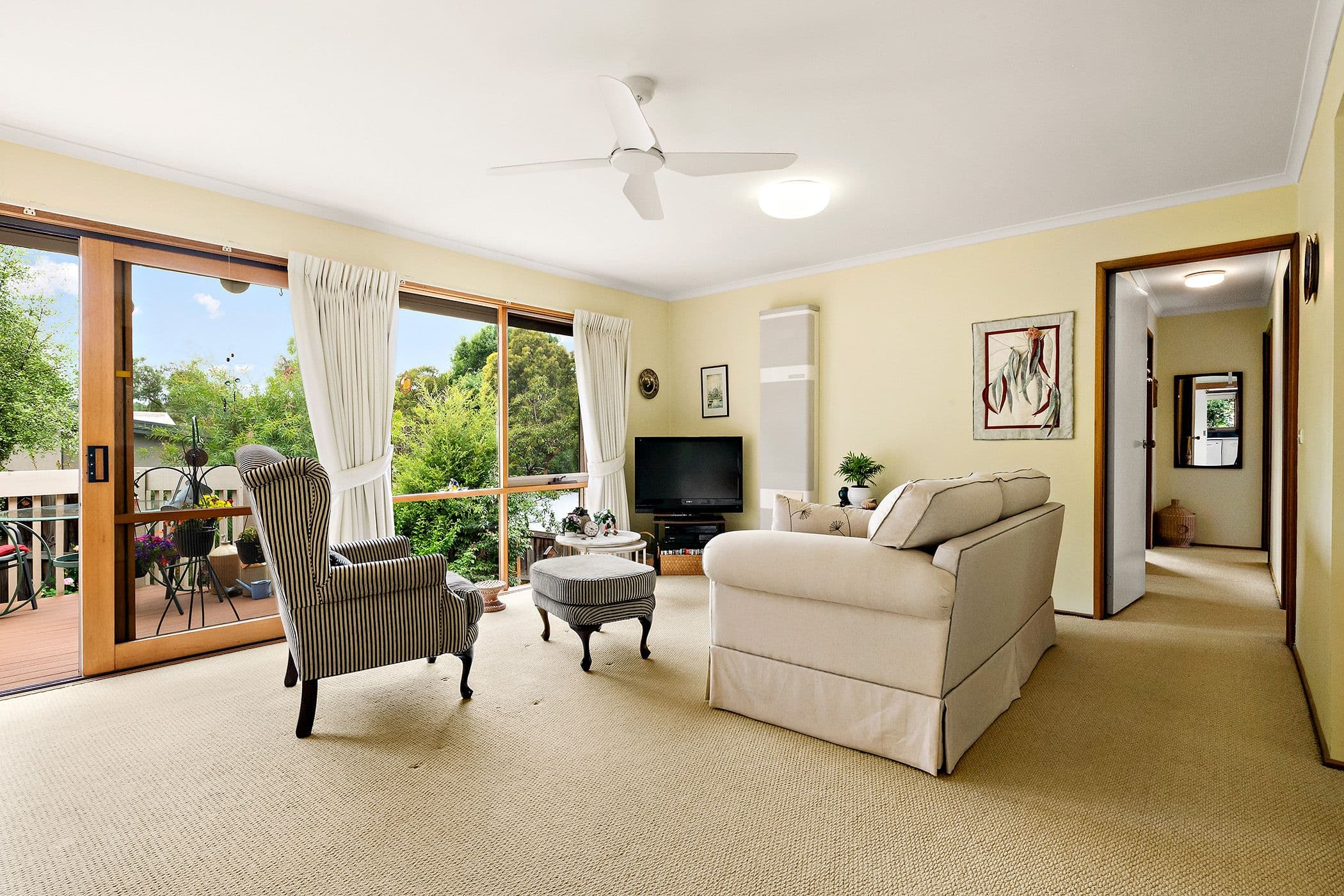 14 Meadow Crescent, Montmorency VIC 3094, Montmorency - Thumbnail 2