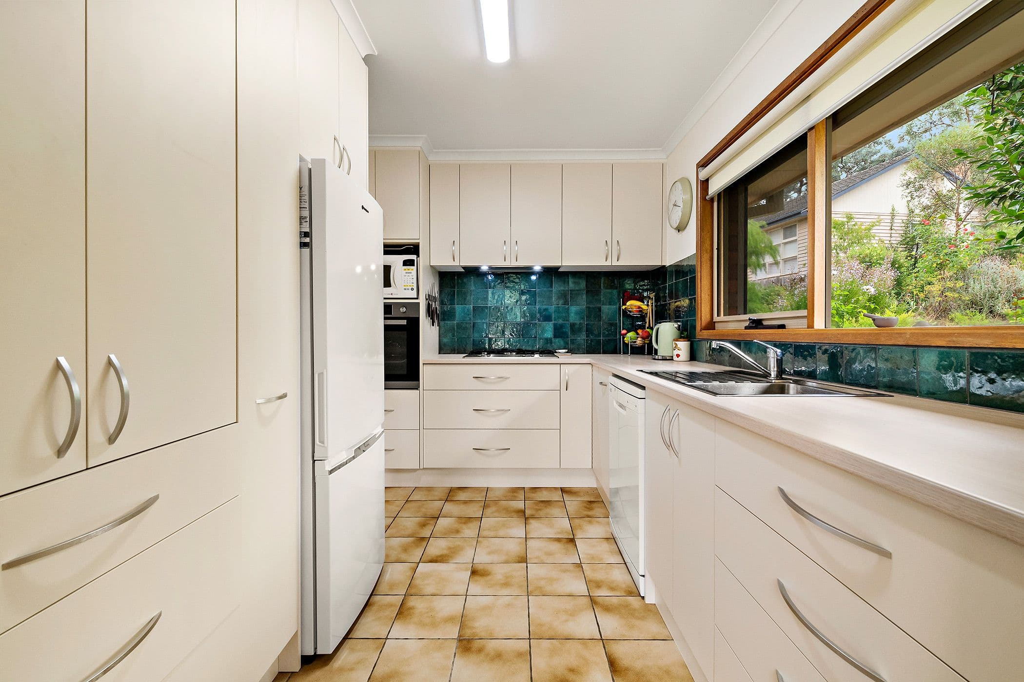 14 Meadow Crescent, Montmorency VIC 3094, Montmorency - Thumbnail 4