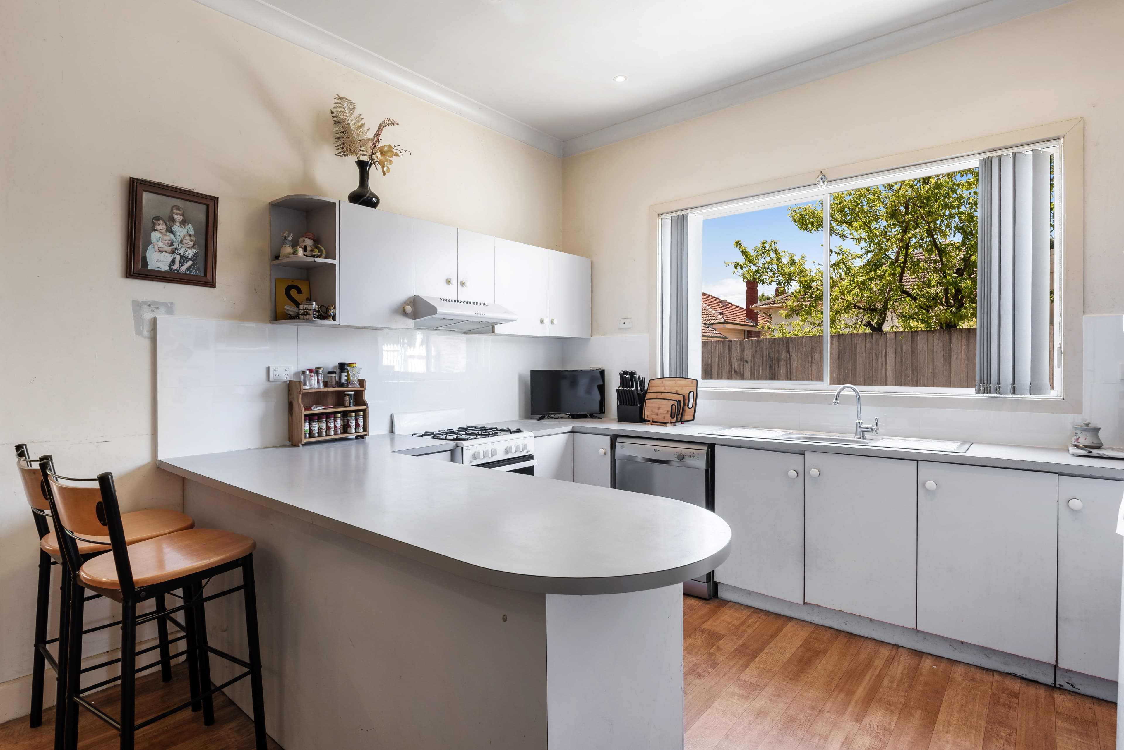 2 McPherson Street, Reservoir VIC 3073, Reservoir - Thumbnail 5