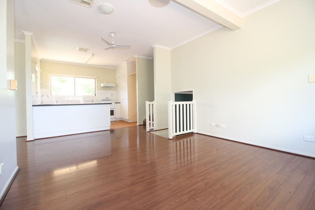 11 Park Avenue, Emerald QLD 4720, Emerald - Thumbnail 5