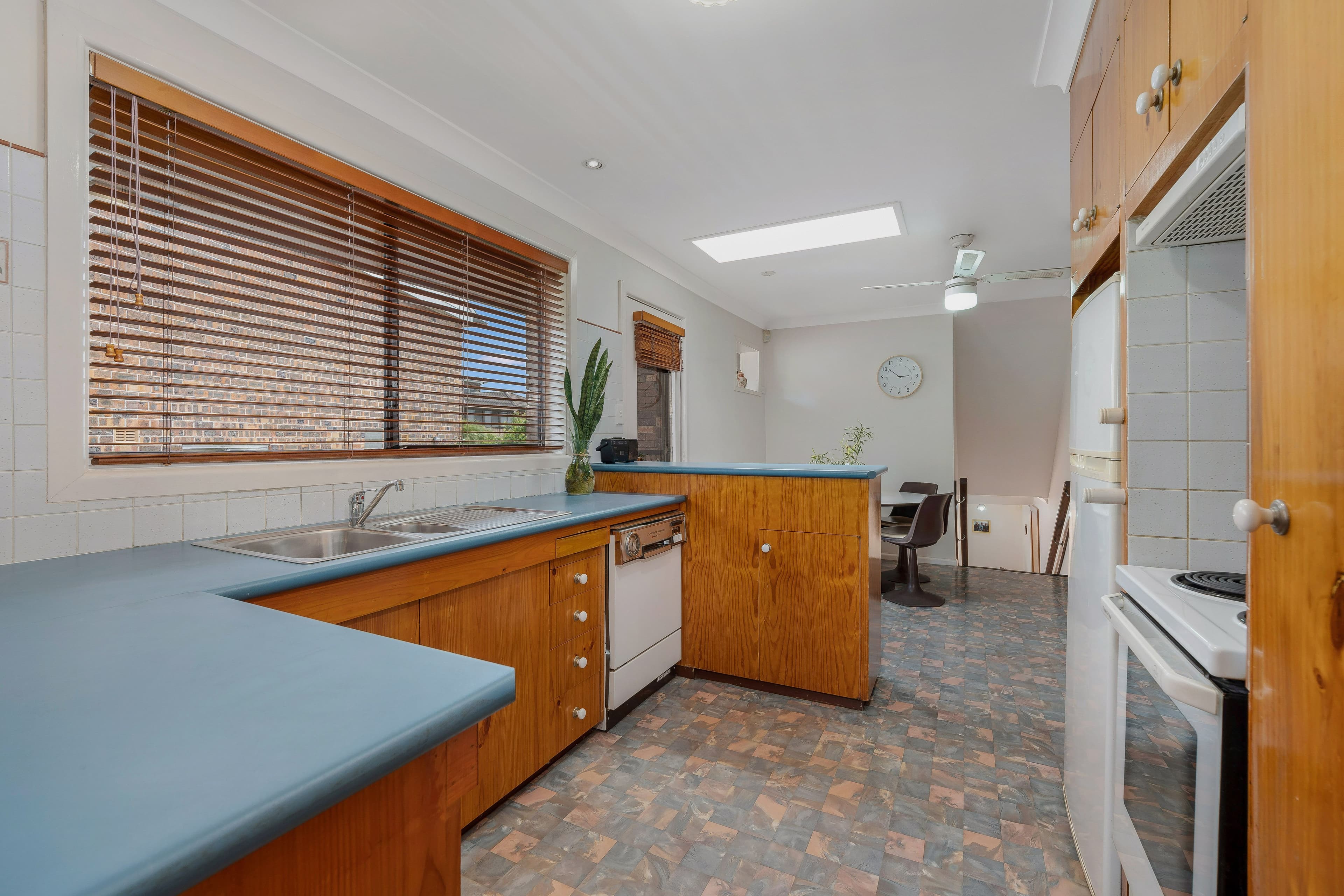 41 Yvonne Crescent, Georges Hall NSW 2198, Georges Hall - Thumbnail 6