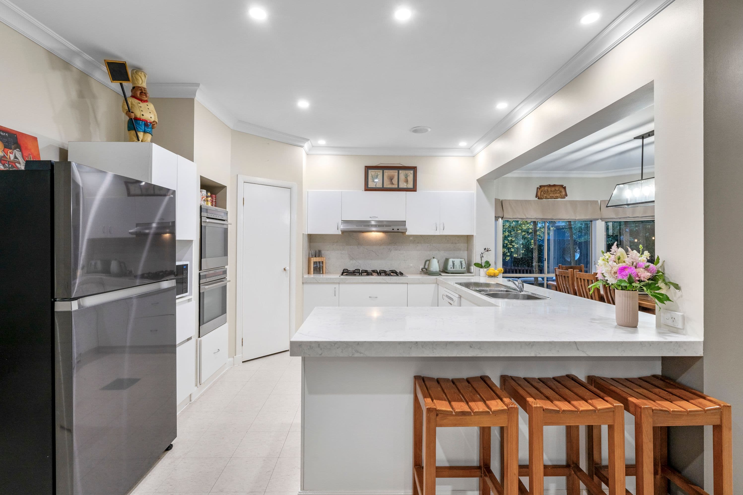 2 Marlo Court, South Morang VIC 3752, South Morang - Thumbnail 2